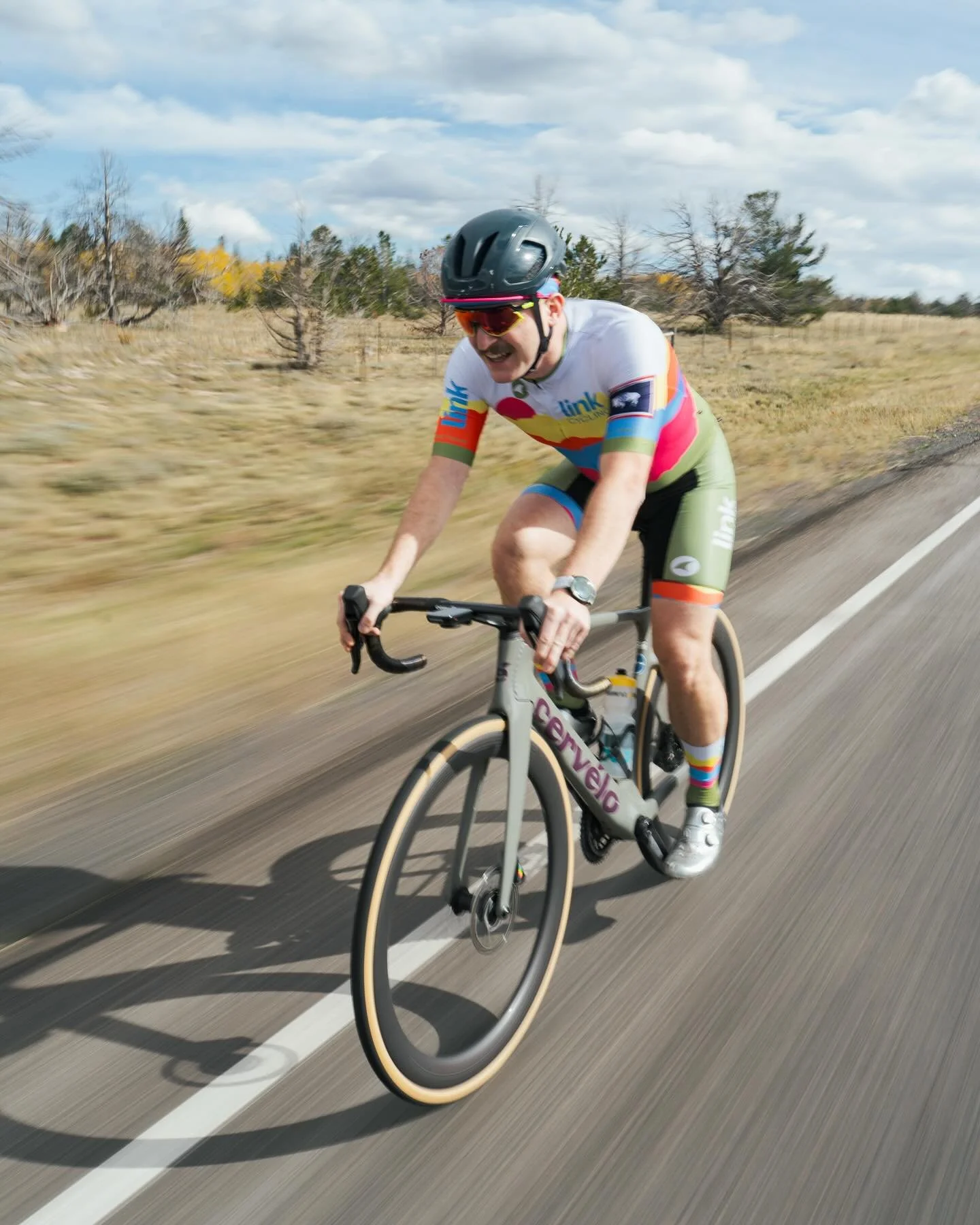 I&rsquo;m know nothing about road cycling or road cycling culture. Hopefully I did @andrefecto justice on this shoot for @linkinnovations.

Maybe I&rsquo;ll get into the fast lane soon!