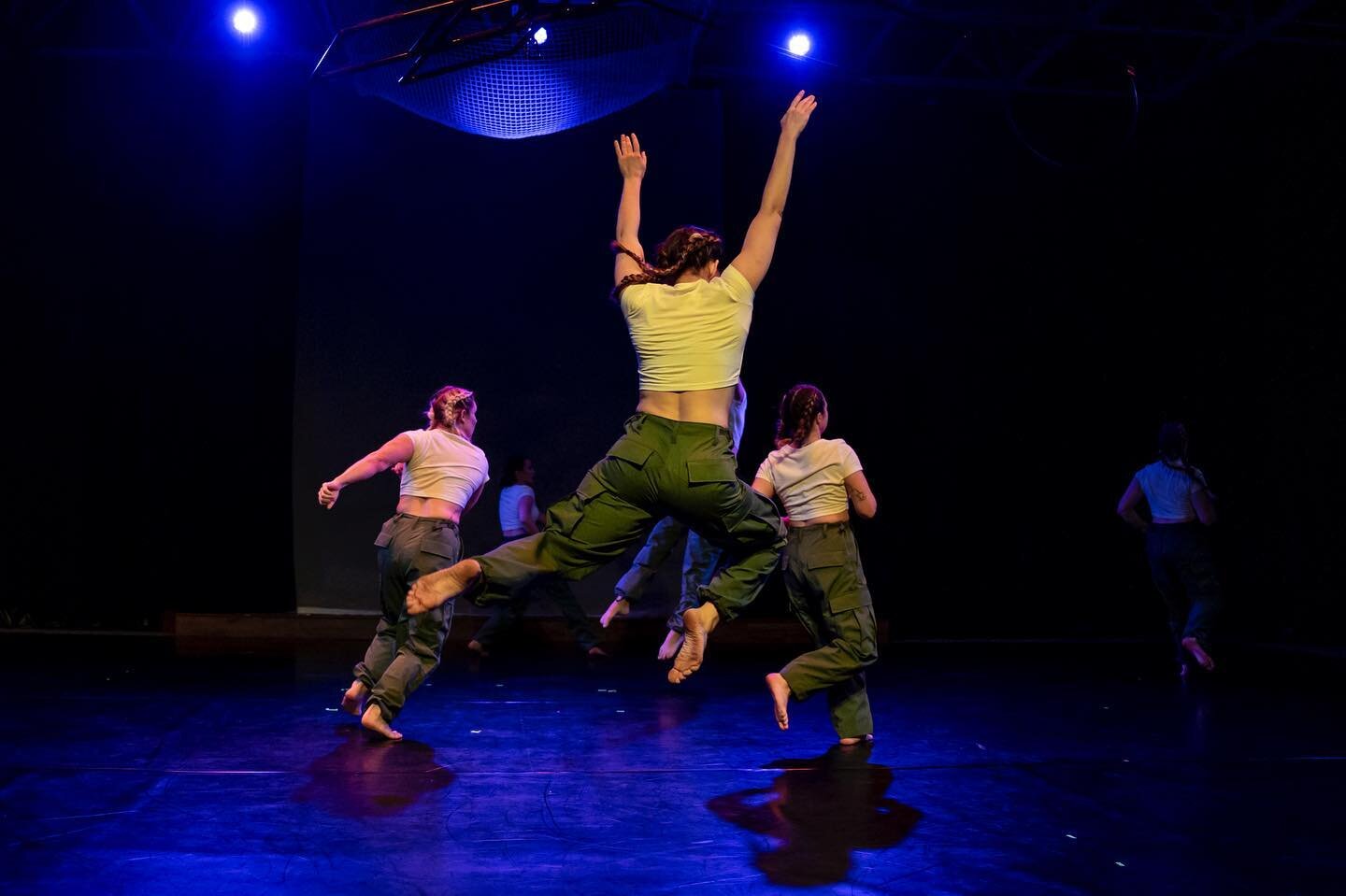 What&rsquo;s next for THE BIG VOICES PROJECT?
.
In July PMD will be at The Studio Theatre in Little Rock, Arkansas!
@studiotheatrelr 
.
Photography @manusoldi 
Lighting @shynes_the_name 
Dancers @jennieokc @hoopin_eema @melanie_bert @keekeebird94 @su