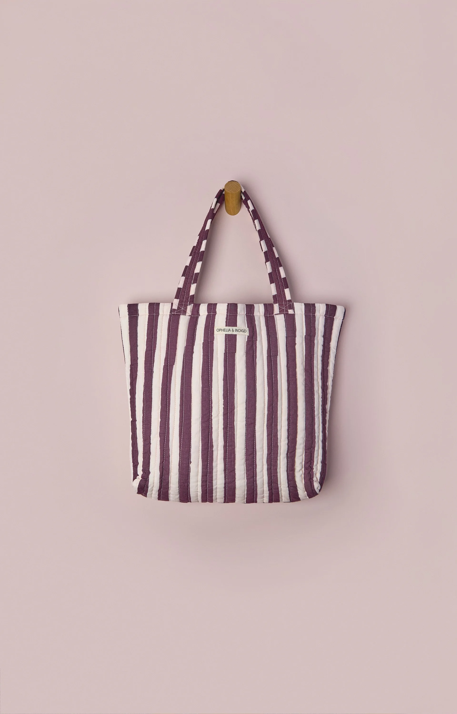 Fall25_accesories_burg_stripe_tote copy.jpg
