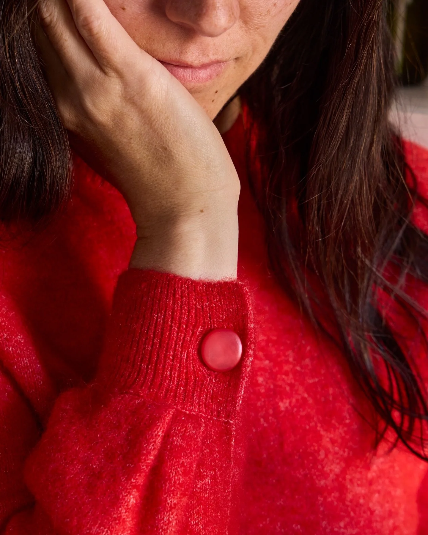 Love a good button detail 🔴❤️