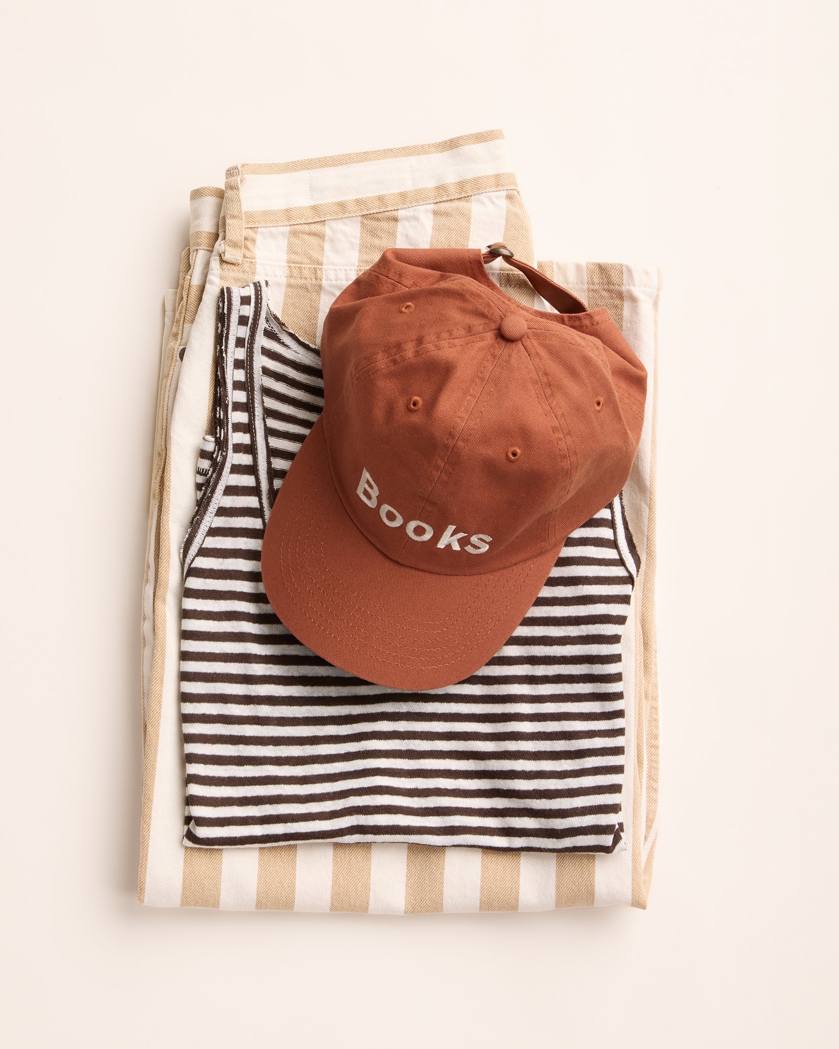 product_photography_laydowns_apparel_accessories_zara_4x5_katie-evans.jpg