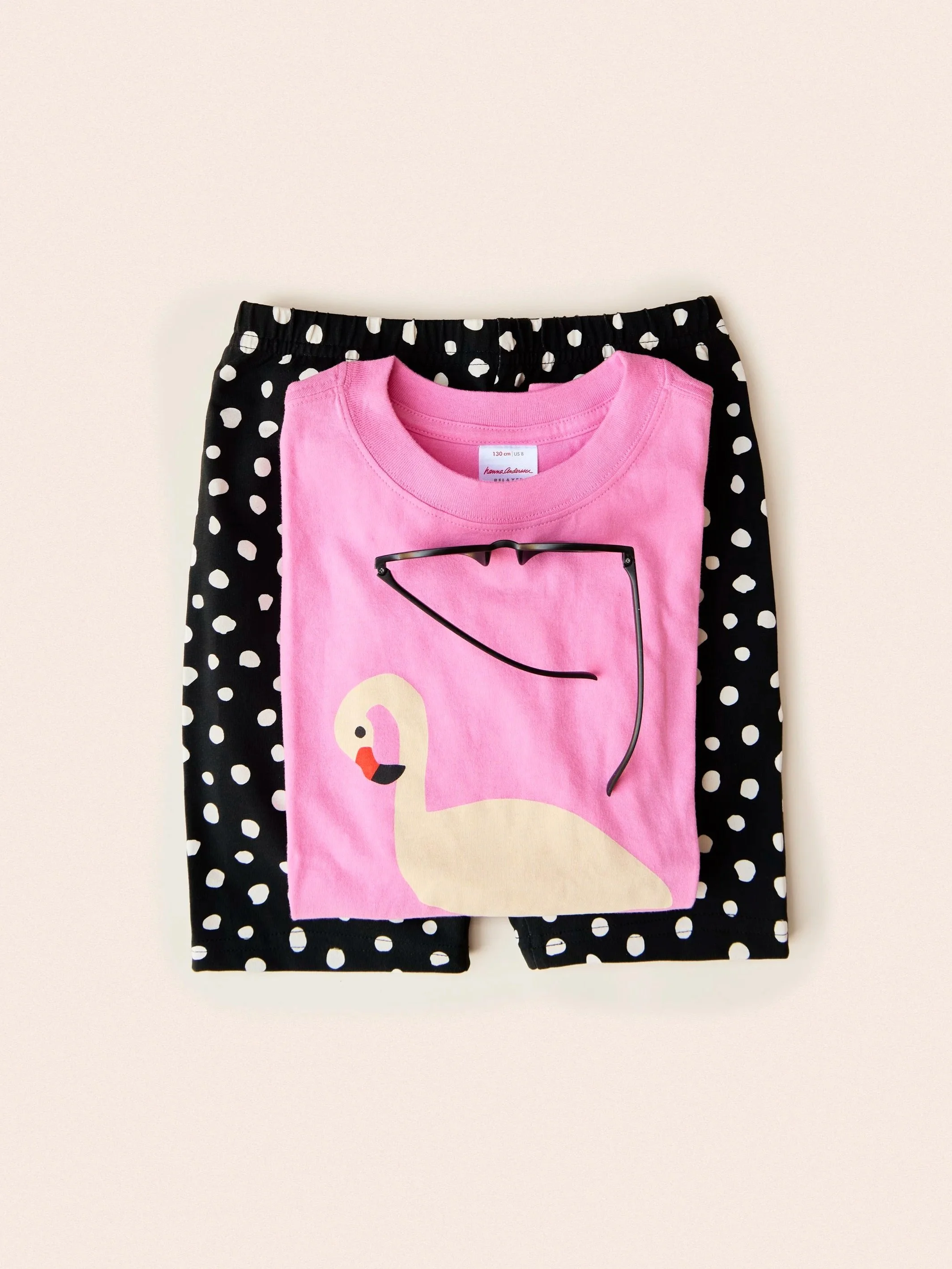 HA_sum26_laydown_katie-evans-photo-soft-styling-kids-flamingo-tee.jpg