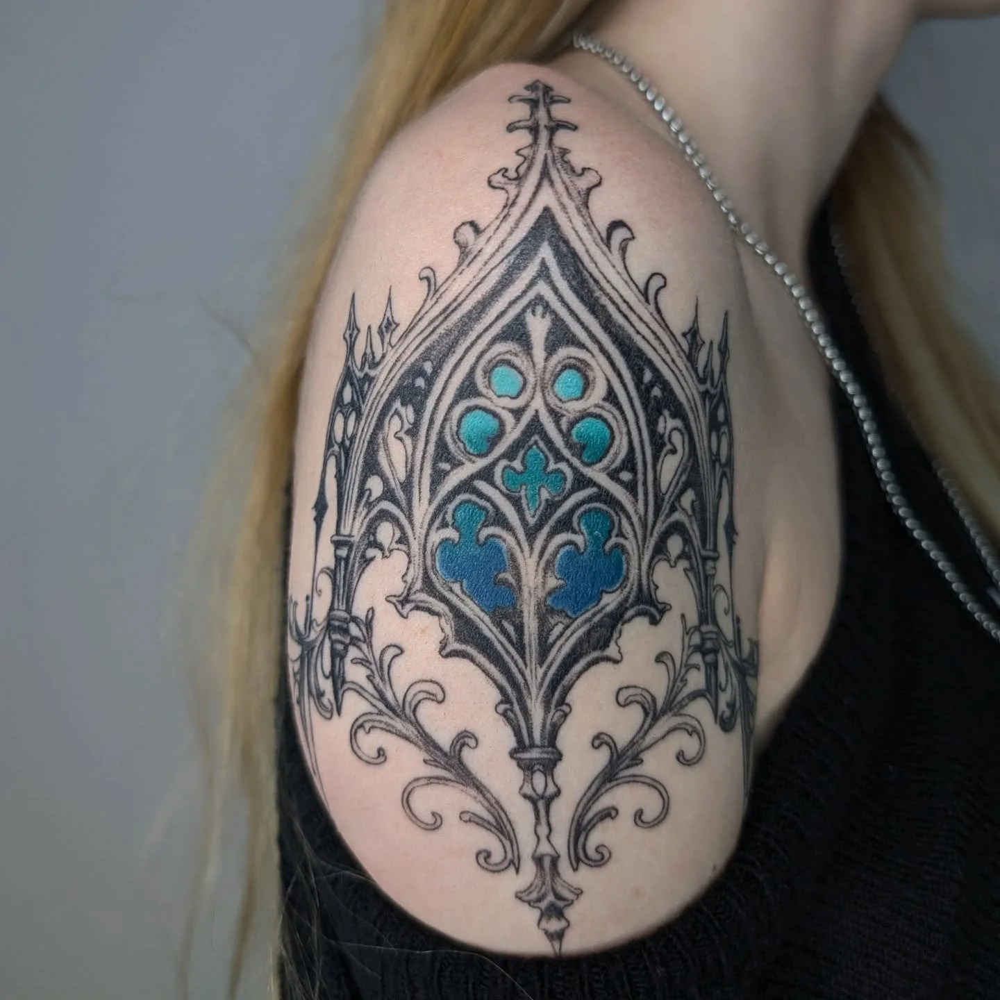Gothic architecture ornamental shoulder piece for @diana_sosu. This was a fun one to design and work on. Bookings for October and November are open ❤️DM for your next tattoo. 
.
.
#tattoo #tattooartist #gothictattoo #gothicarchitecture #blackwork #an