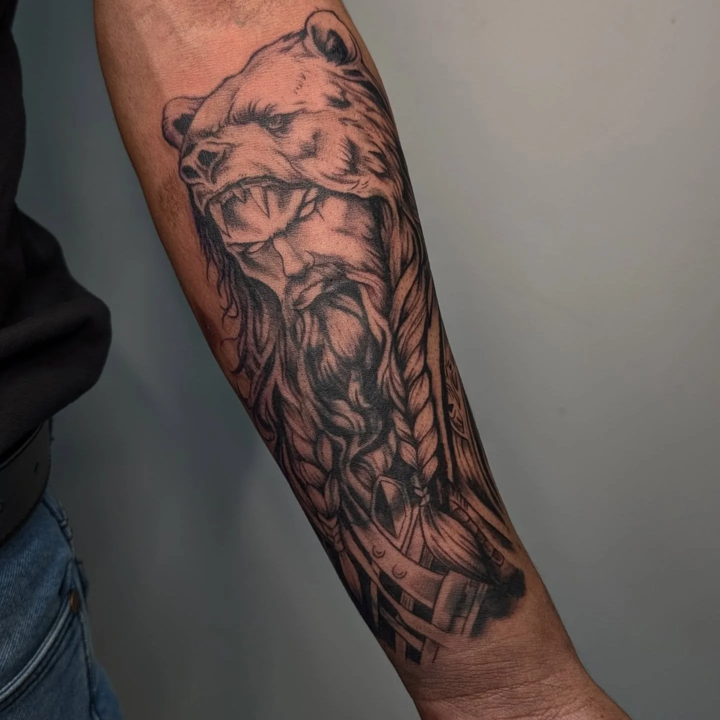 Random tattoo artist life photo dump. 
A little chaos, a lot of ink ✨
From cover-ups that tell new stories, to quiet moments of painting and late-night design prep&hellip; this life is a mix of hustle, creativity, and a dream I get to live every day.