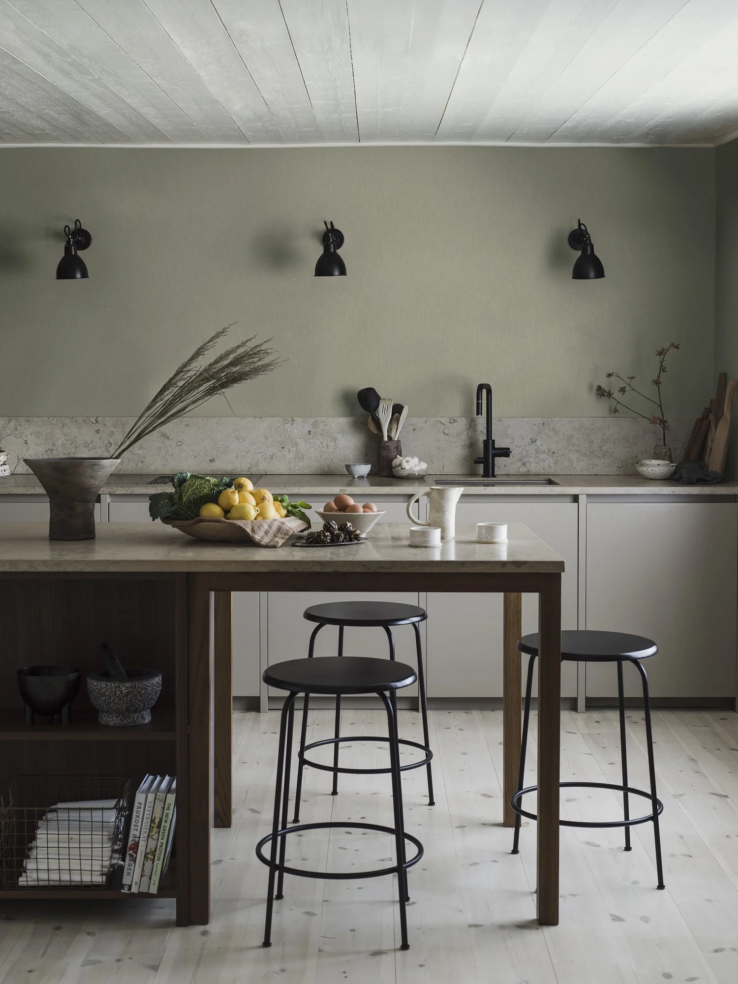 Soft_Olive_Image_Roomshot_DiningArea_Item_4335.jpg