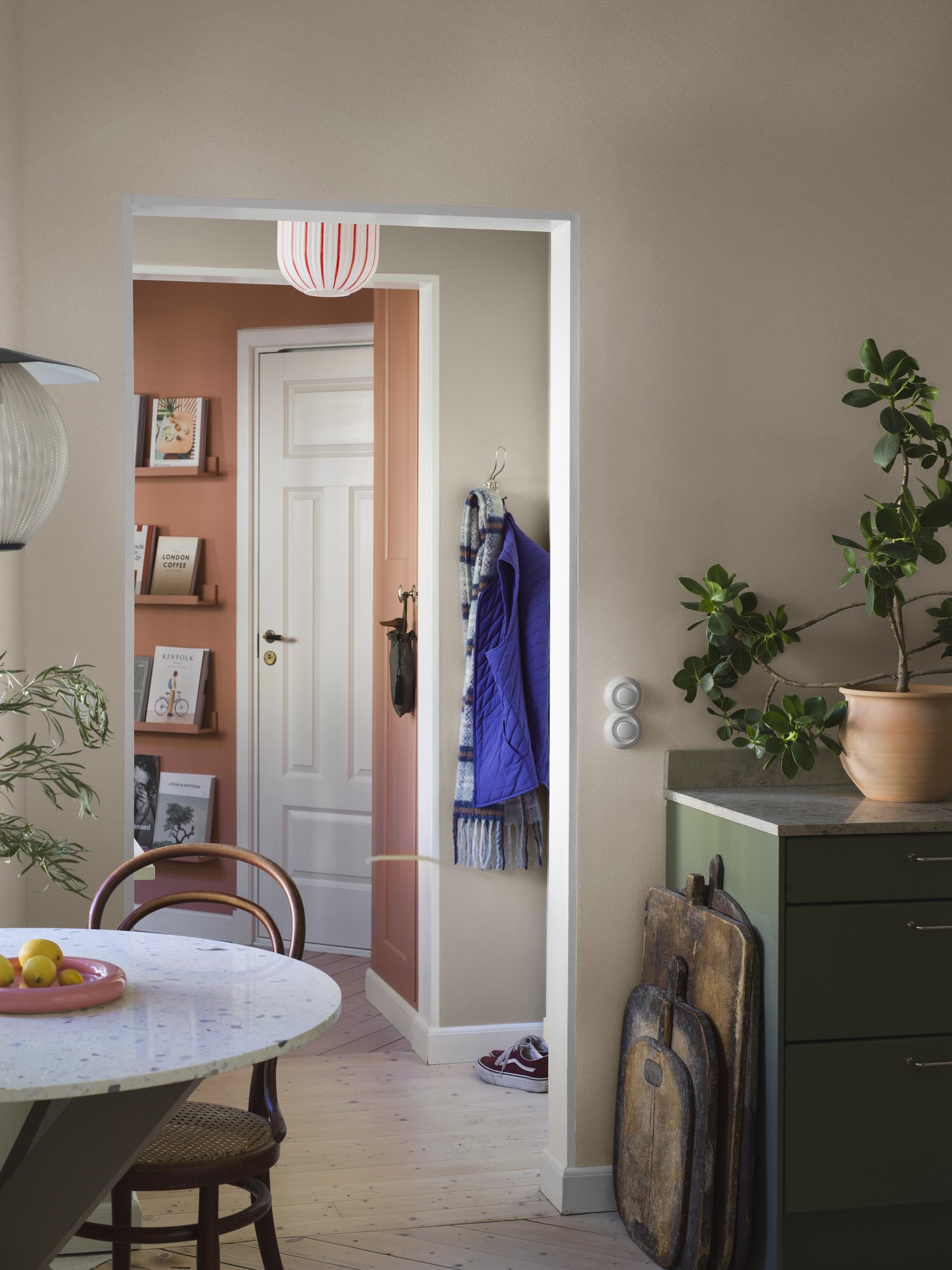 Linen_Shimmer-3_Image_Roomshot_Diningarea_Item_7494_PR.jpg