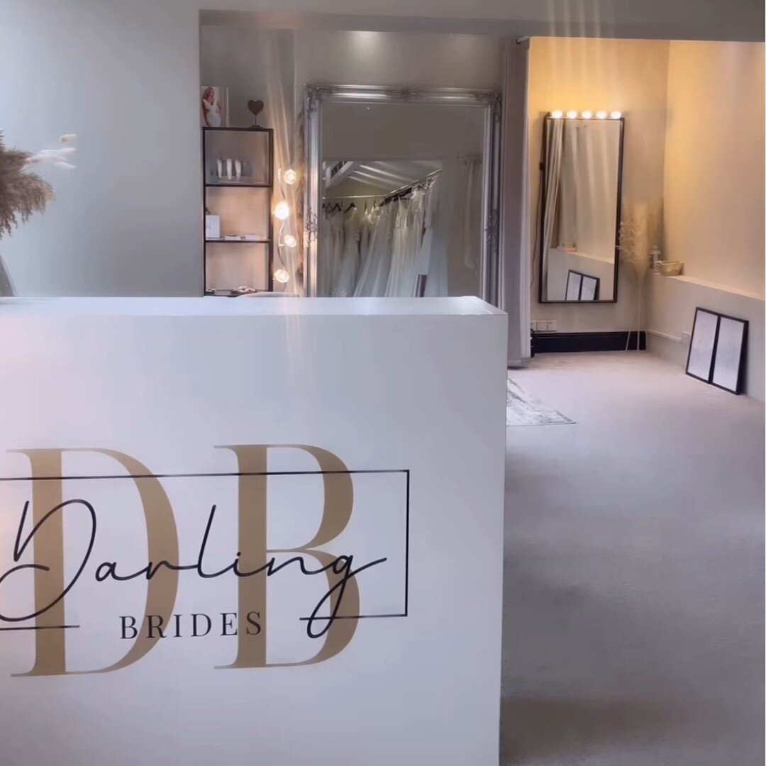 Thank you Darling Brides for sharing your boutique! 😍
Always lovely to see our dress labels and folders in situ! such a lovely bridal boutique!

Dress tags and folders are so important, not only for the finer details, but to keep your brand and bout