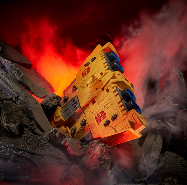 TRANSFORMERS WAR FOR CYBERTRON KINGDOM TITAN THE ARK