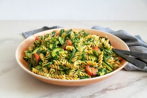 green-pesto-pasta-recipe-nutritionist-shahna-sarpi-web.jpeg