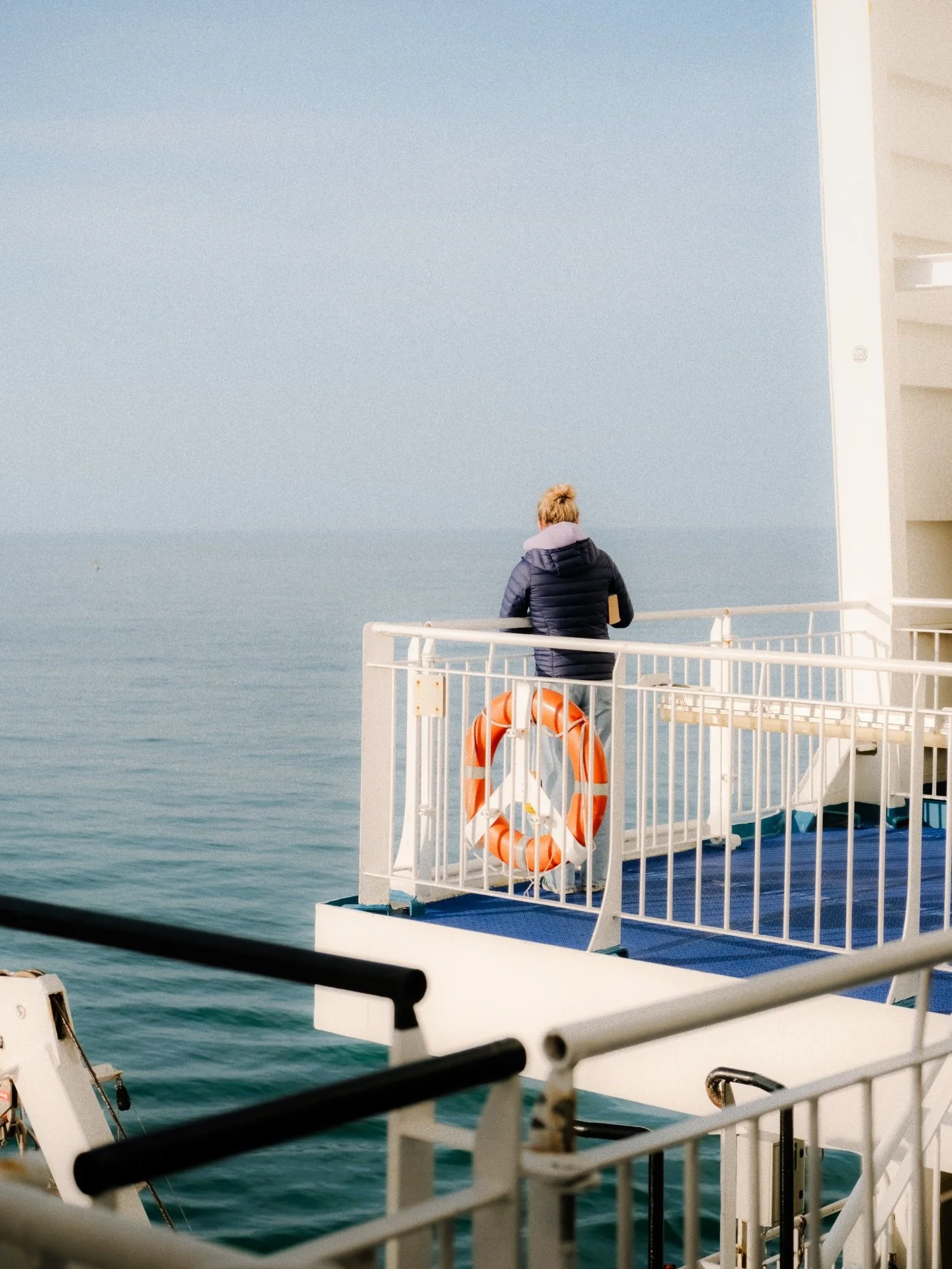 🇮🇪/🇫🇷
MAKING THE JOURNEY PART OF THE TRIP. Last month, we went back to Ireland for the first time since June 2024, when we left after having called the country our home for two years. 
Just as we did when we first set foot there, we decided to ta