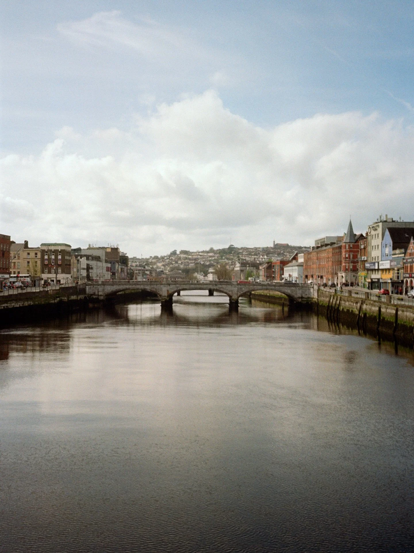 🇫🇷/🇮🇪
Retourner &agrave; Cork pour la premi&egrave;re fois apr&egrave;s deux ans loin de l&rsquo;Irlande. Y renouveler son regard &agrave; l&rsquo;appareil photo argentique. 
.
Back in Cork last month after two years spent far from Ireland. Seein