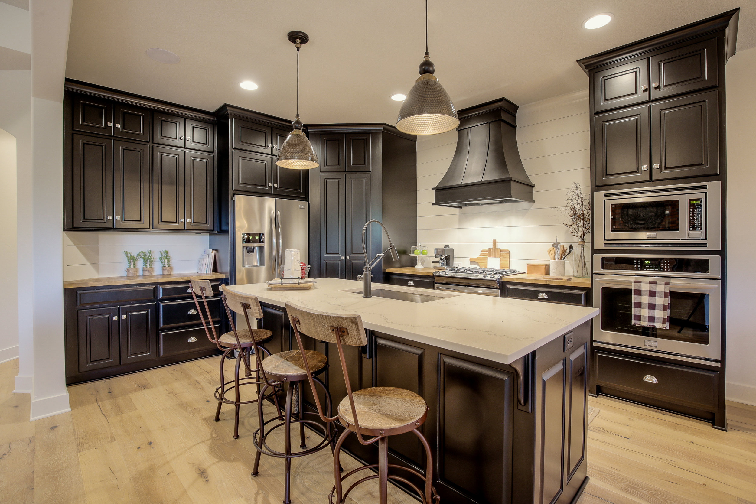 CM114_Kitchen_HR.jpg