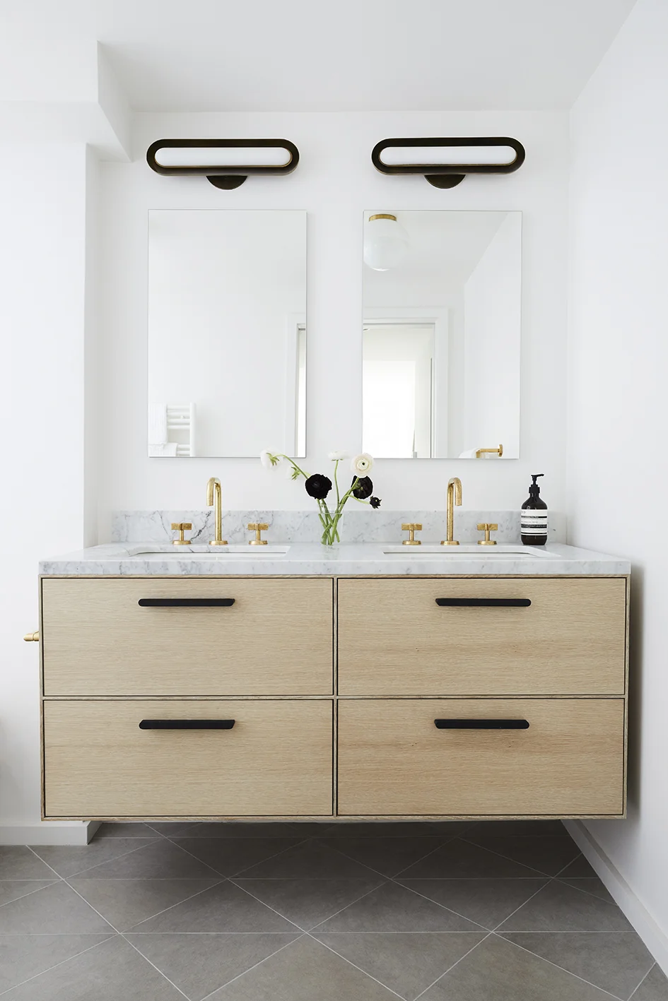 g. 18th_St_Master_Bathroom_009.jpg