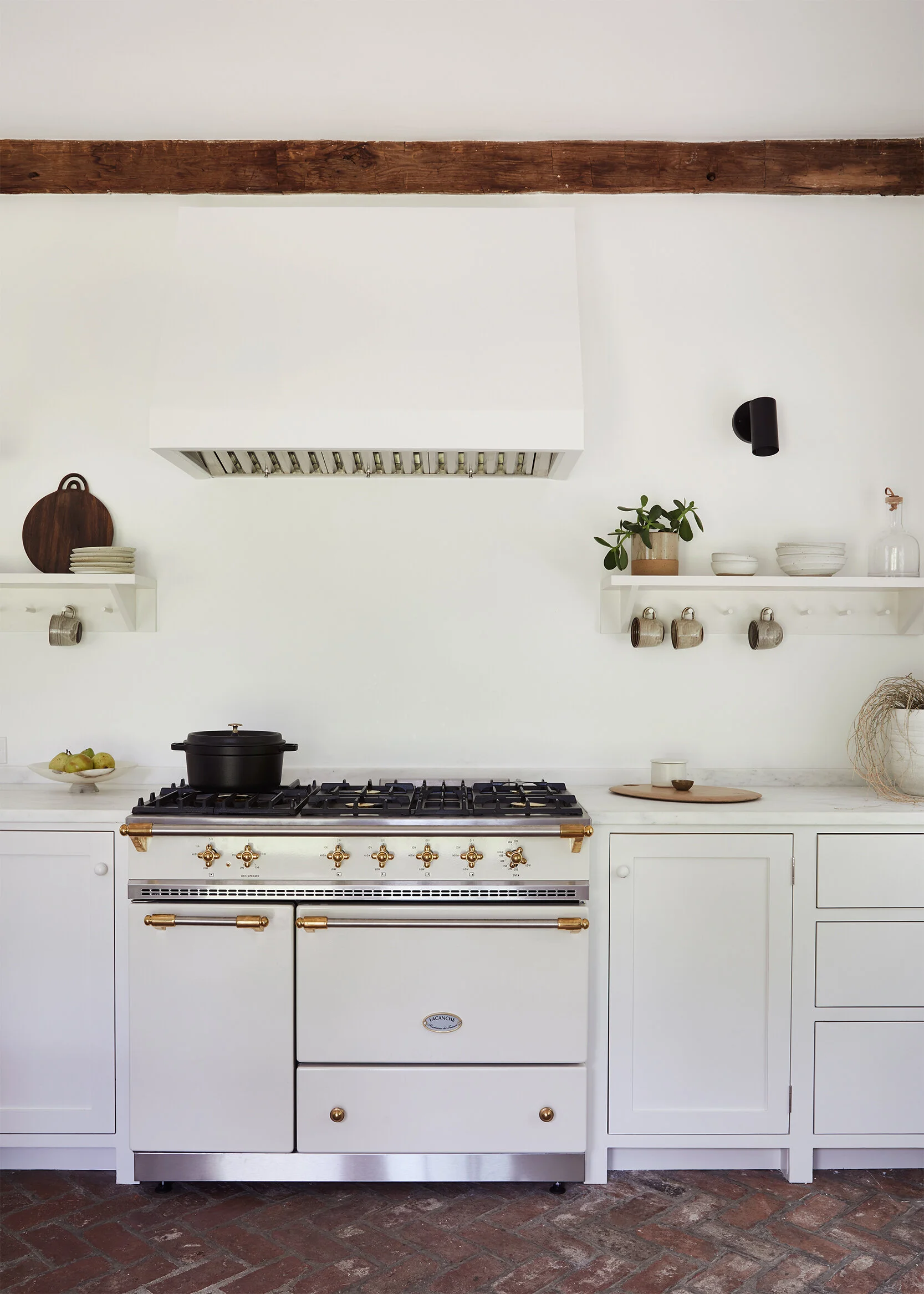 nune_Bruey Cottage_kitchen_03.jpg