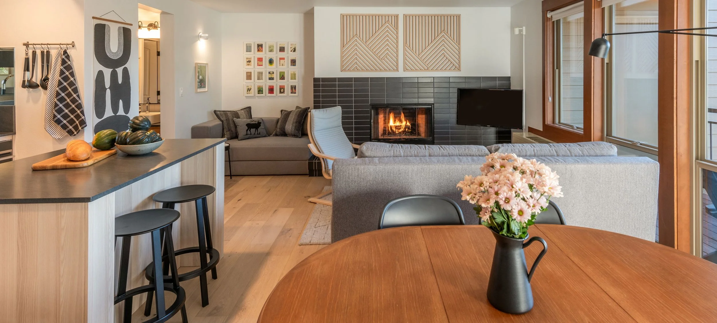 bend_condo_living_mmcrop.jpg