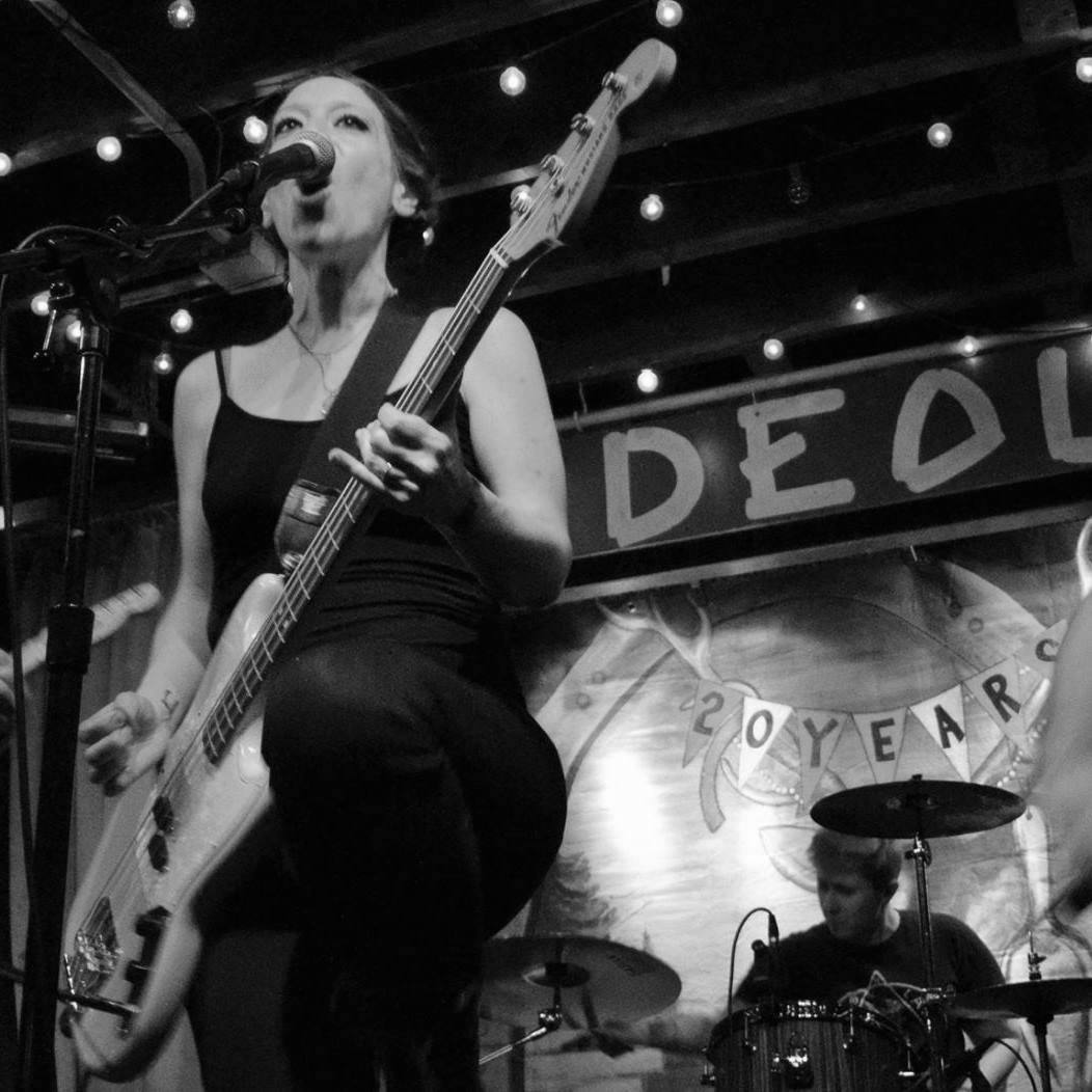 Louisa-live-1_BW.jpeg