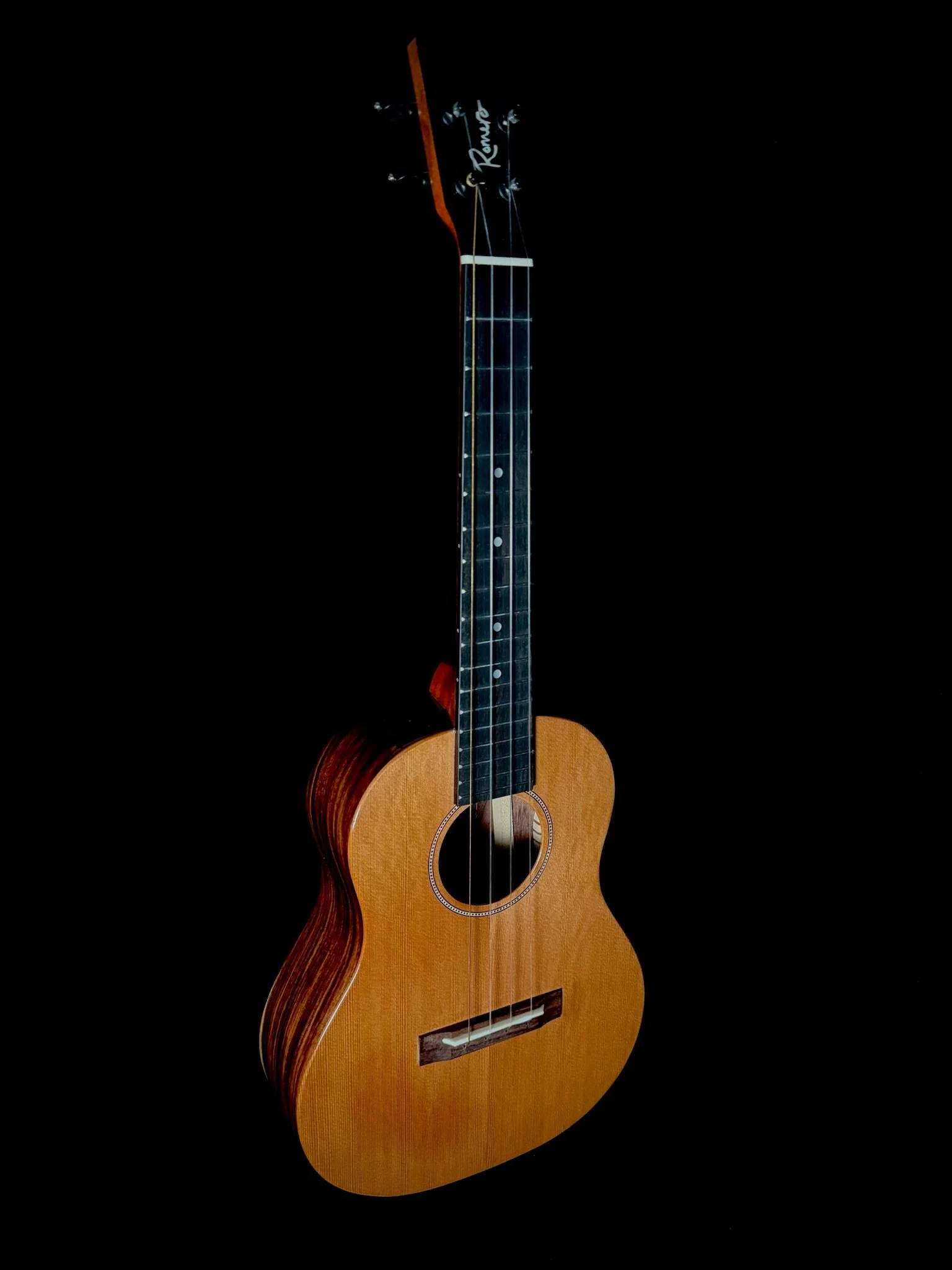 Grand Tenor Vibrante Cedar/Pau Ferro 24011