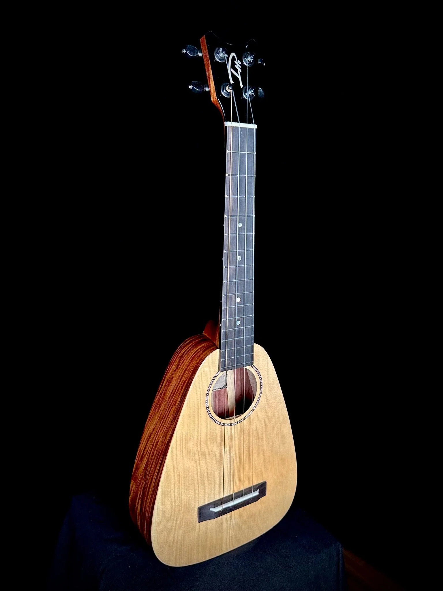 Tiny Tenor Vibrante Spruce/Pau Ferro 24017