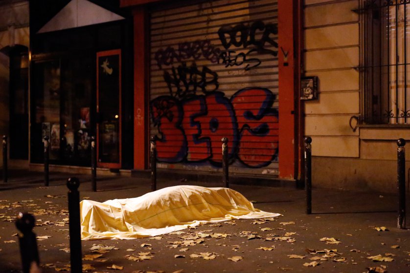 paris-attacks-jerome-delay-05.jpg