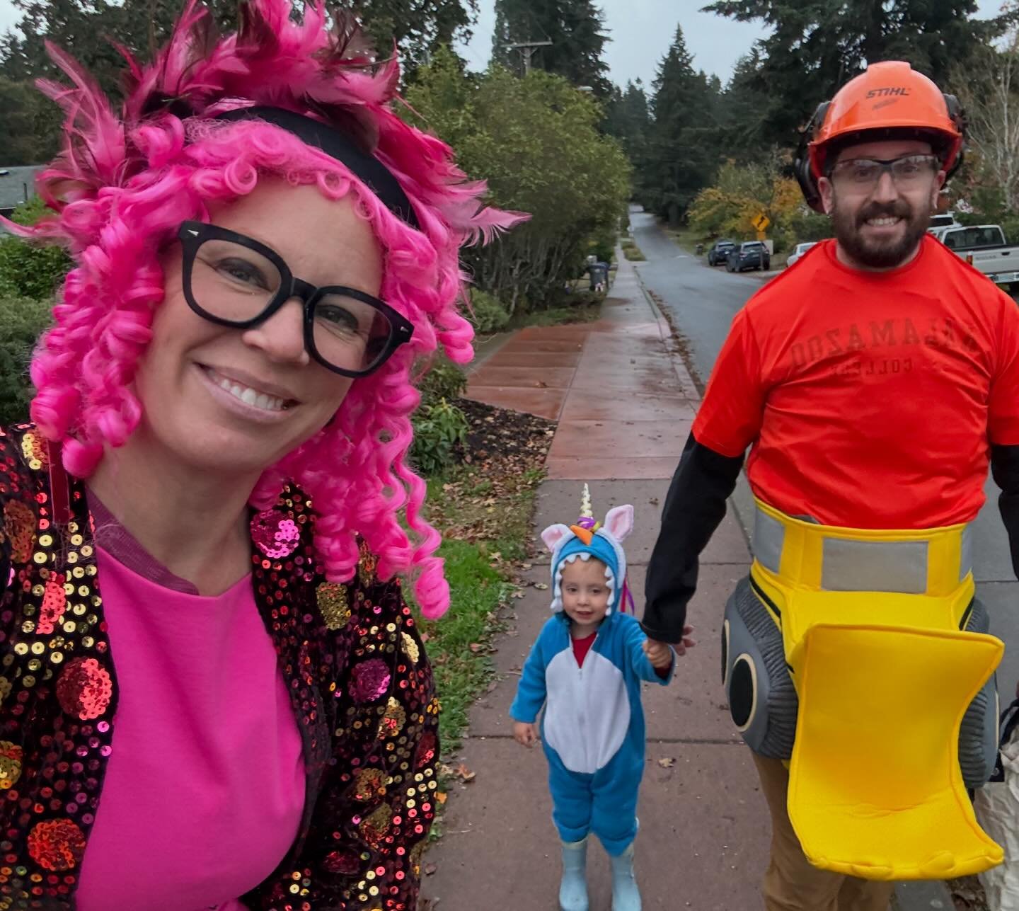 Mommy is a fairy, baby is a dinocorn, and papa is a bulldozer. #halloween