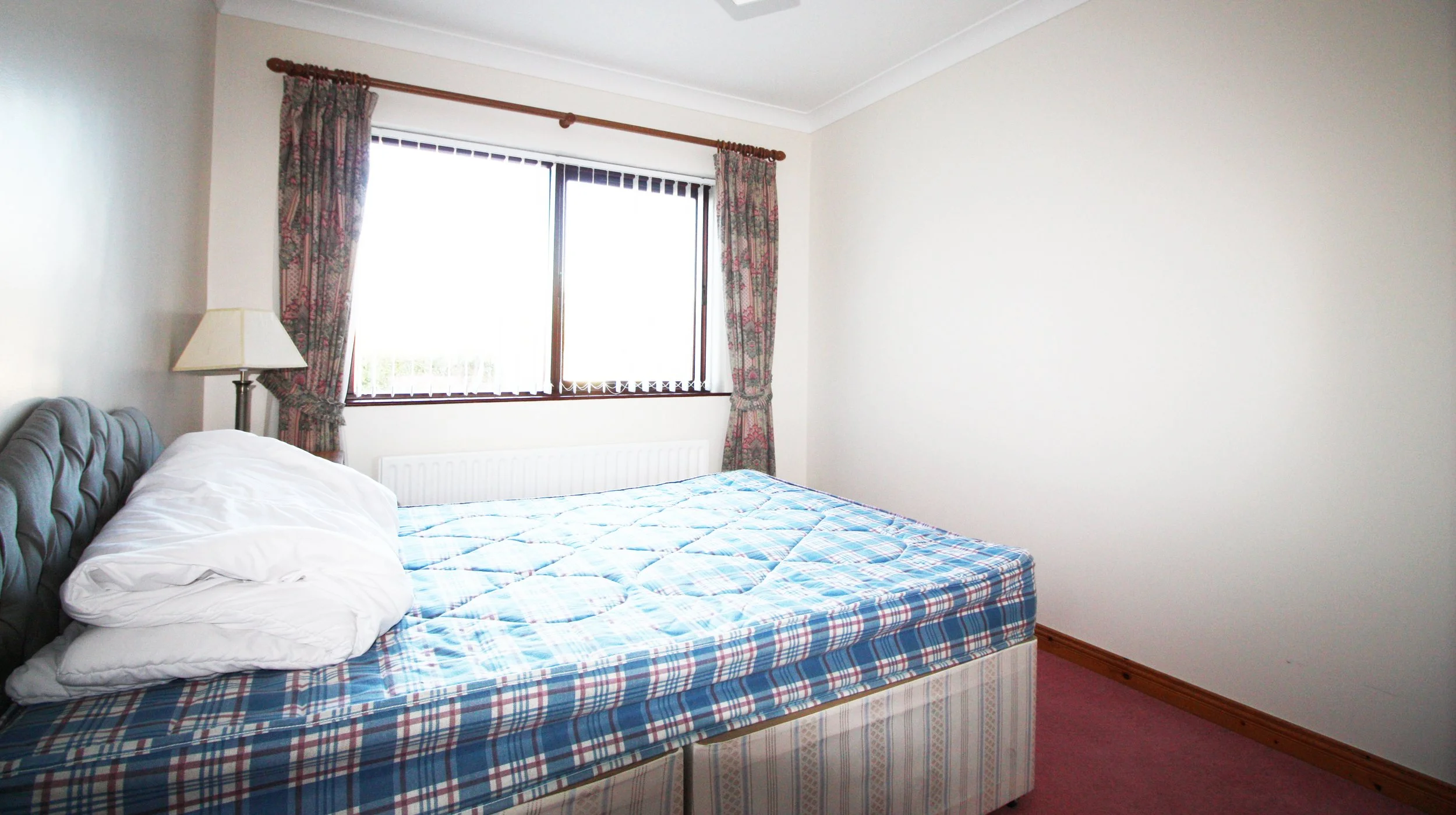 bedroom2.jpg