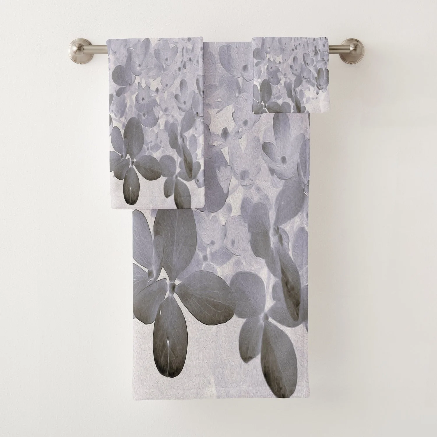 Elegant Black and Gray Limelight Hydrangea Bath Towel Set