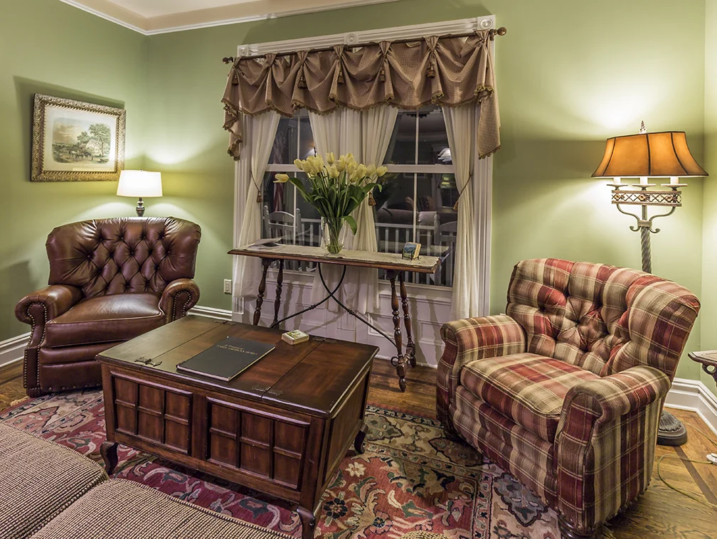 Raritan Inn.sitting area.jpg