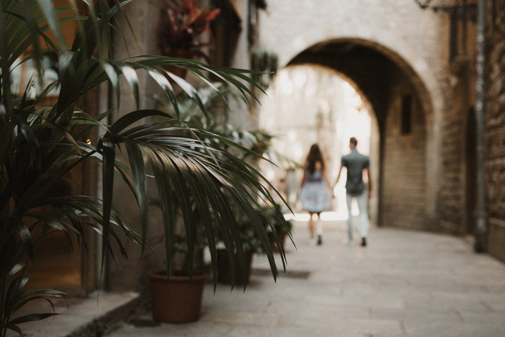  Verlobungsfotos-Barcelona - Pärchen im gotischen Viertel 