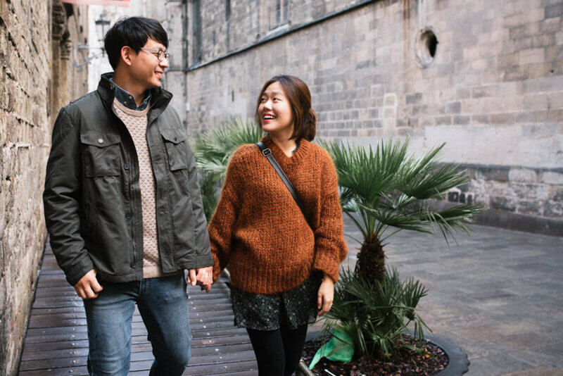 Korean couple photography Gothic Quarter Barcelona