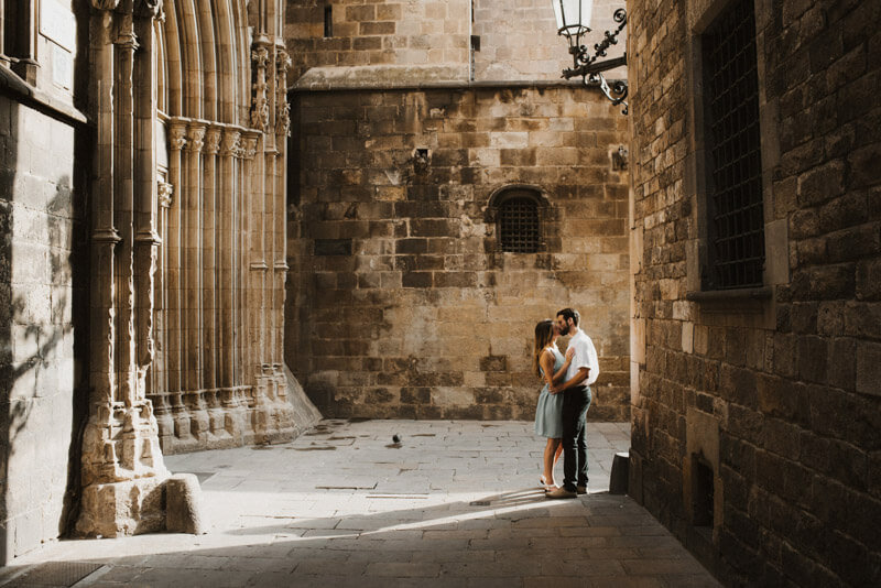 Couple Barcelona gothic quarter Carrer de la Pietat