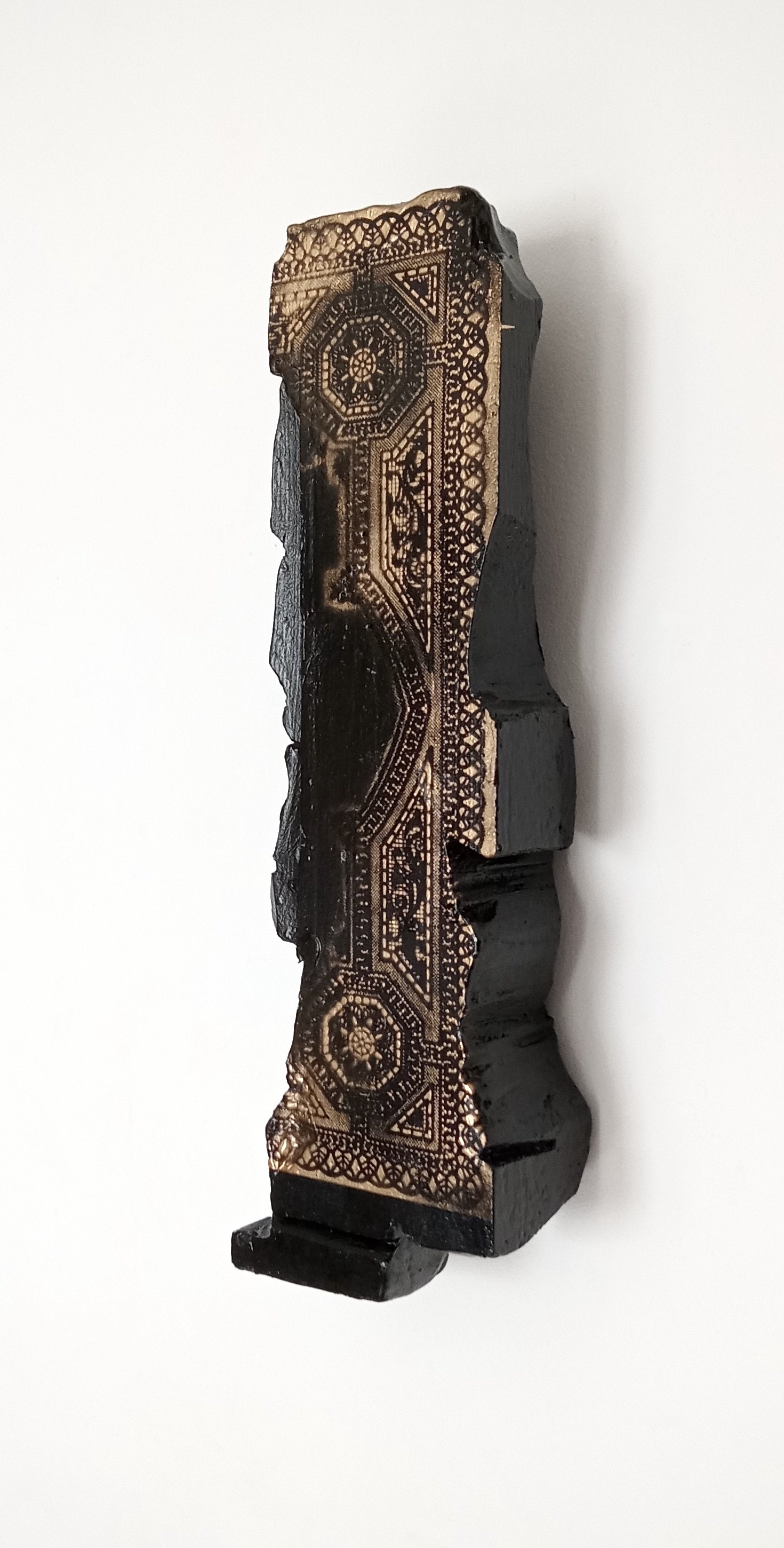 Fragment. [49 x 16 x 9cm] 2023
