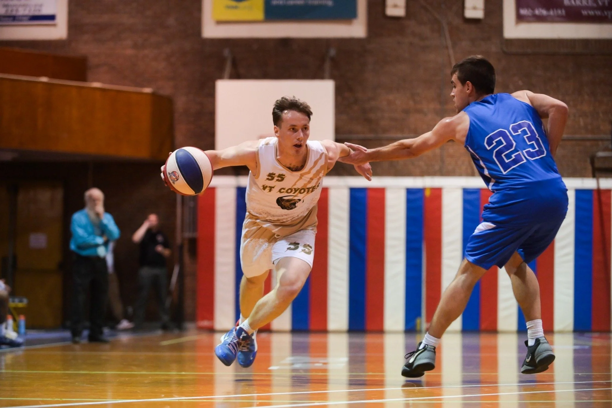 PACK STANDS BLUE FOR PCAVT! (VT Coyotes vs. Saratoga Racers)