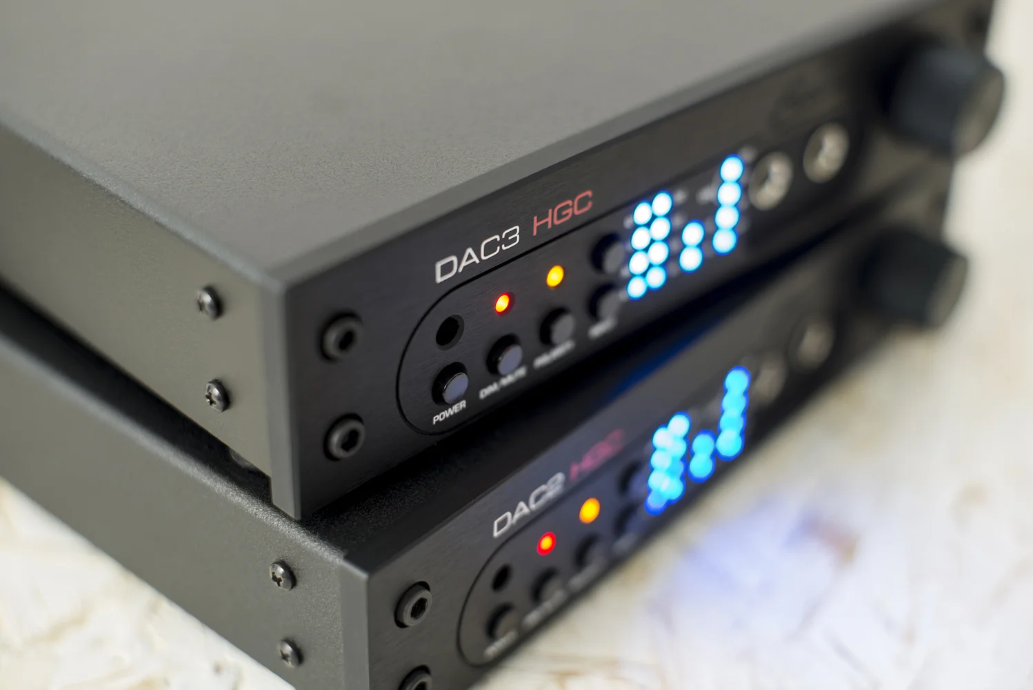 BENCHMARK DAC3HGC, DAC2HGC