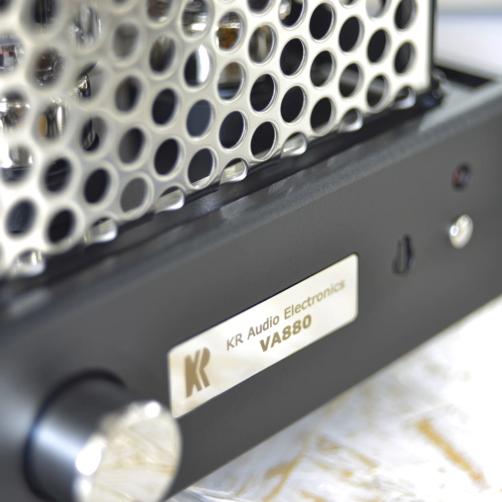 KR AUDIO VA880 INTEGRATED AMPLIFIER
