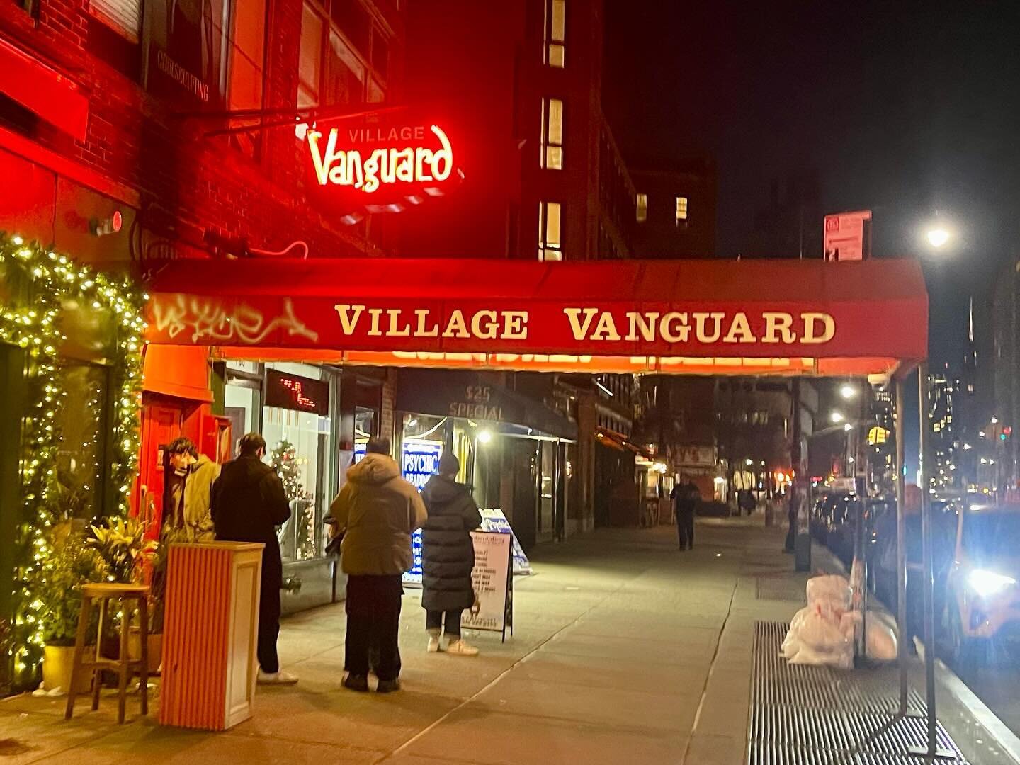 Vanguard tonight!!
&bull;
&bull;
#vanguardjazzorchestra #livemusic #nycjazz #thadjones #mellewis #jazzorchestra #mondaynightinthevillage #jeffnelsontrb