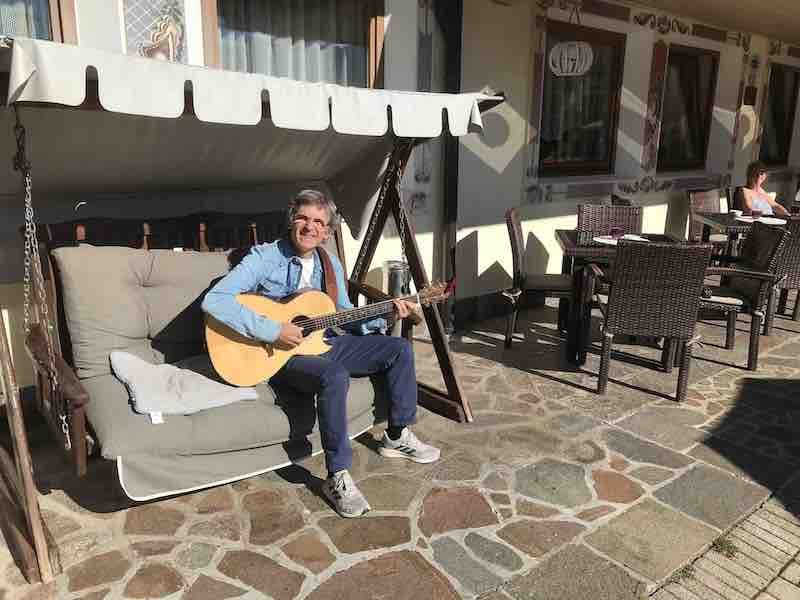 Acoustic-Guitar-Camp-Italy-6.jpg