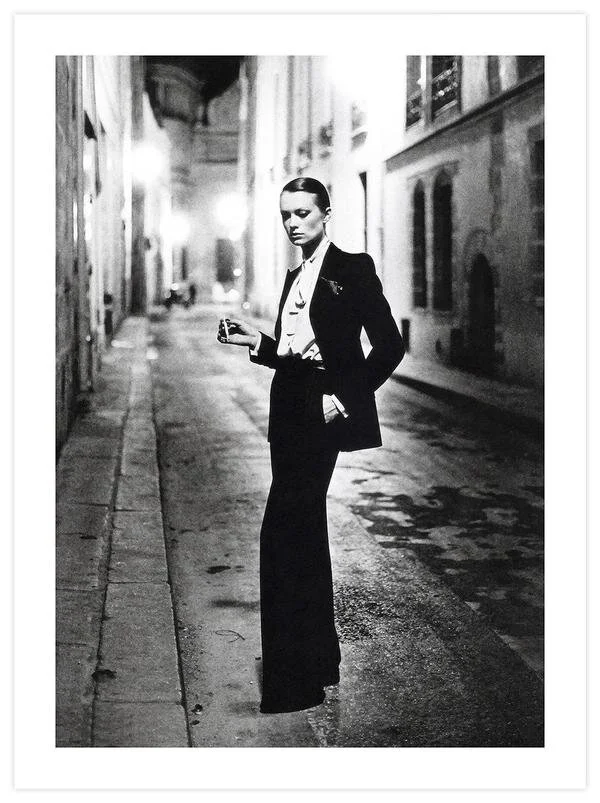Le-Smoking-by-Helmut-Newton-Art-Print-P_f1a1f954-50d0-47d9-ba9c-8dc2e4e8aedb_600x.jpg