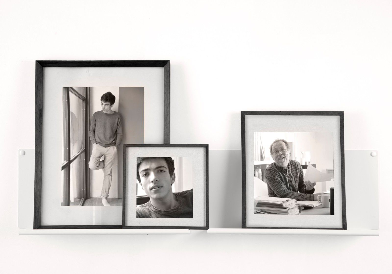 Shelves for picture frames "LE" - Set of 2