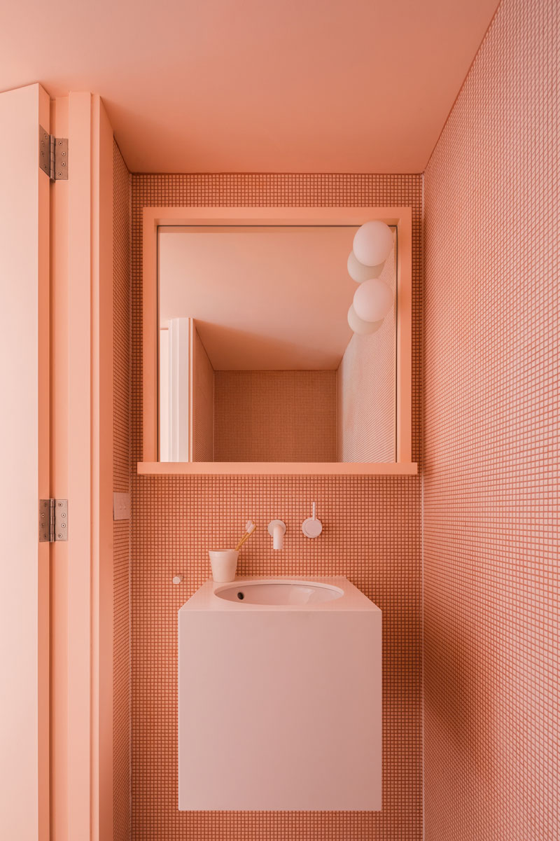 modern-bathroom-peach-tiles-160317-956-11.jpg