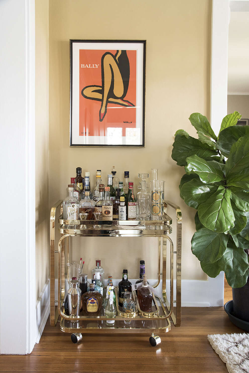 How-to-Style-a-Bar-Cart.jpg