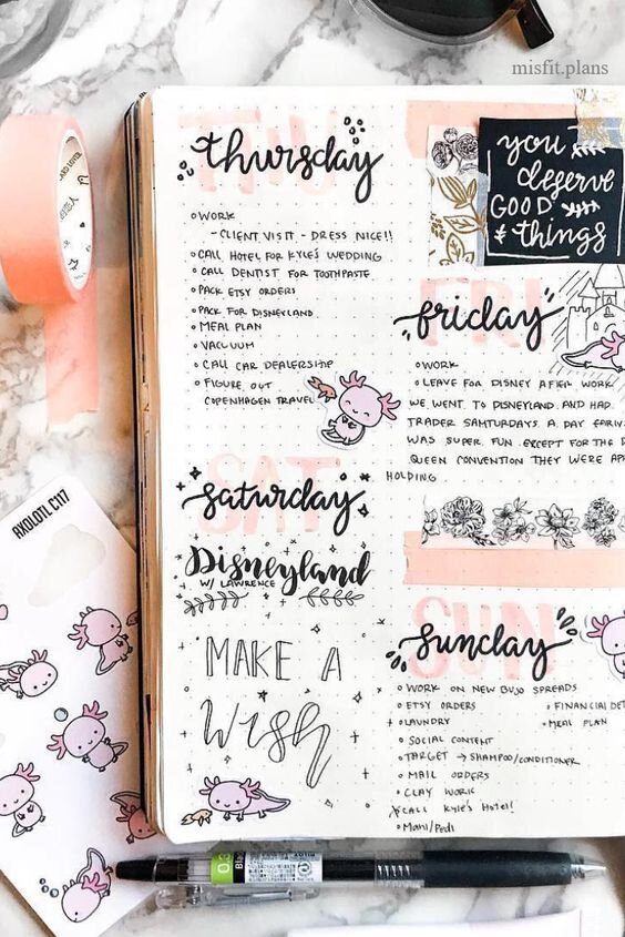  This weekly spread is both functional and beautifully designed. 