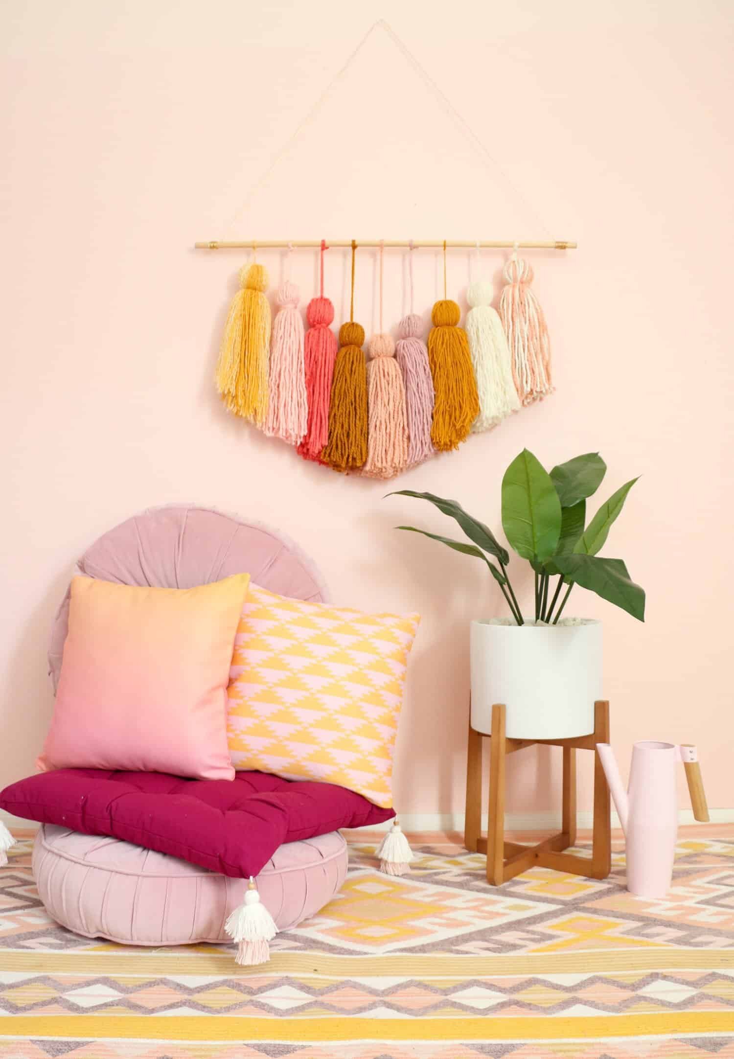 DIY-Giant-Tassel-Wall-Hanging_-9.jpg