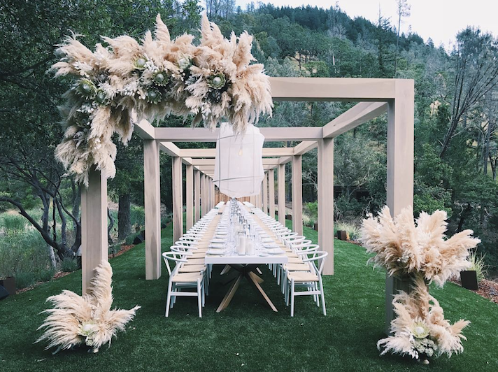 pampa-grass-wedding-ideas-reception-2.png
