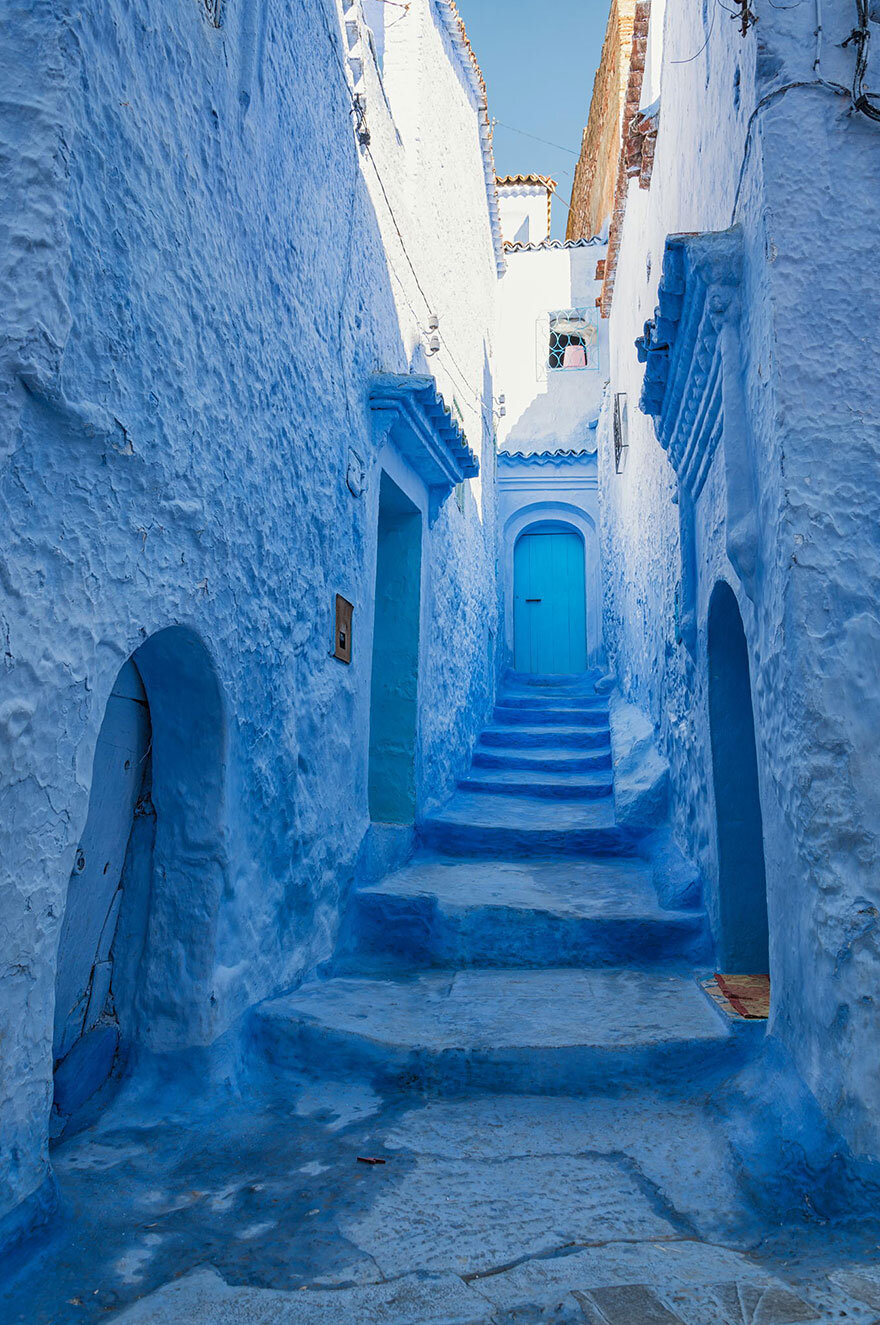 blue-streets-of-chefchaouen-morocco-5.jpg