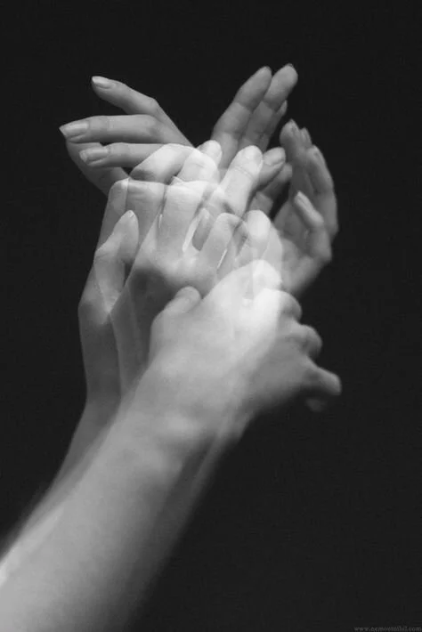 0d5b6734ee6b033960befeafeee39e01--multiple-exposure-photography-hand-photography.jpg