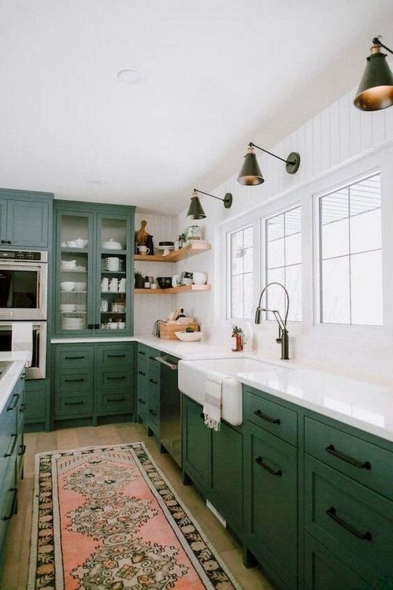 5_pop_color_cabinet_ideas_to_update_your_kitchen-11.jpg