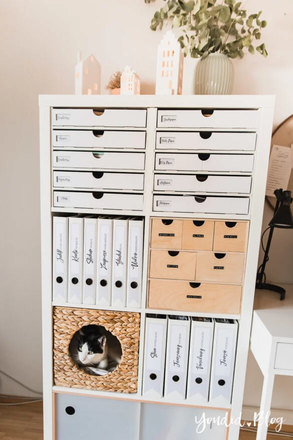 ikea-hack-pimp-my-kallax-mit-new-swedish-design-kostenlose-ordnerruecken-vorlage-zum-ausdrucken-und-ordner-beschriften-binderlabel-rueckenschild-expedit-3238-585x878.jpg