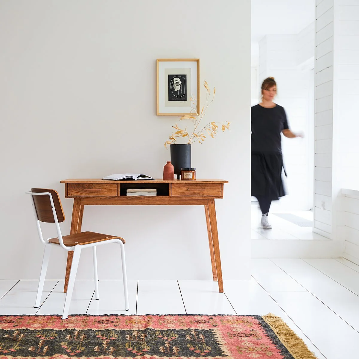 ori-oslo-solid-acacia-desk-2027.jpg