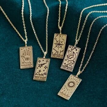 normal_tarot-card-pendant-necklace.jpg