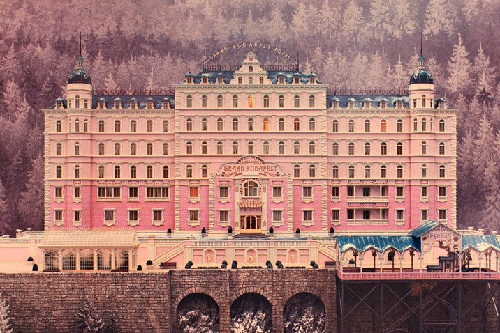 wes anderson, colour palette,   fan art, The Royal Tenenbaums,  accidently wes anderson, locations, wedding inspiration,  wedding invite inspiration,   film stills, films, 